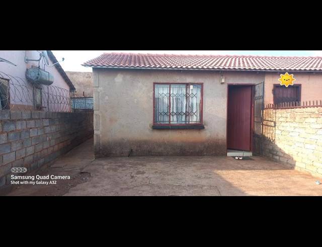2 BEDROOM HOUSE FOR SALE IN SOSHANGUVE EAST